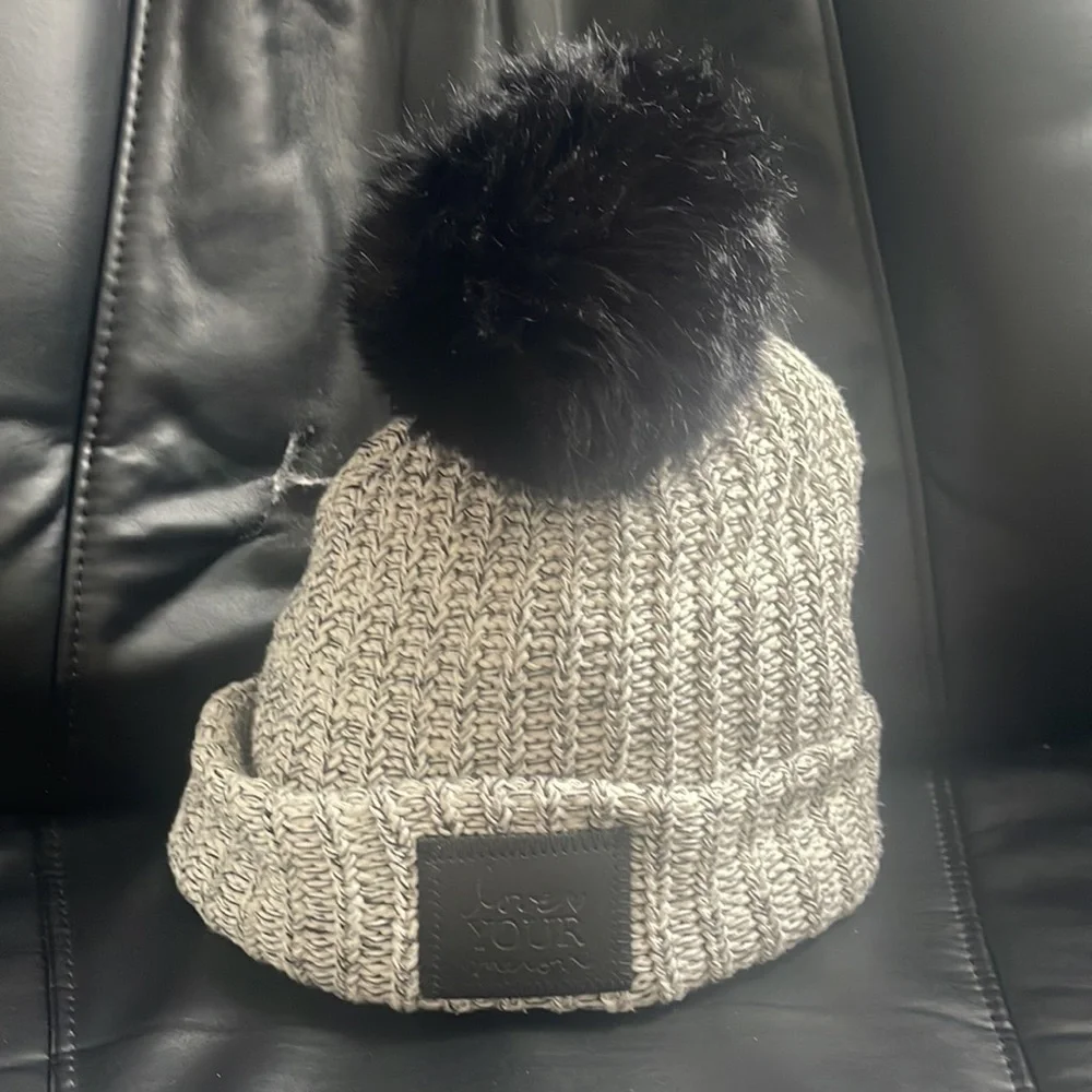 LOVE YOUR MELON grey/white pom hat - Picture 4 of 4